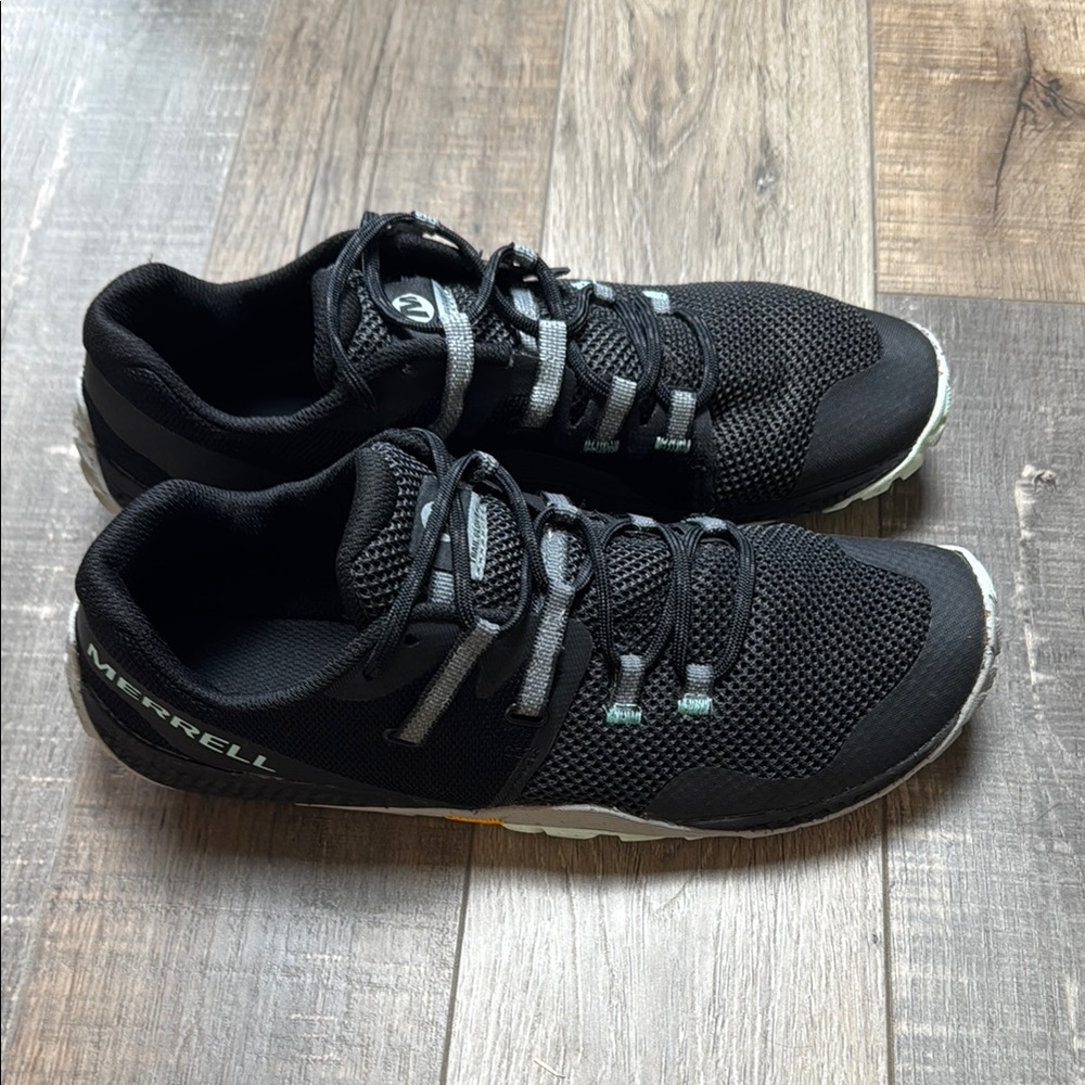 Merrell Woman’s Barefoot Trail Glove Running Shoes - Picture 3 of 6